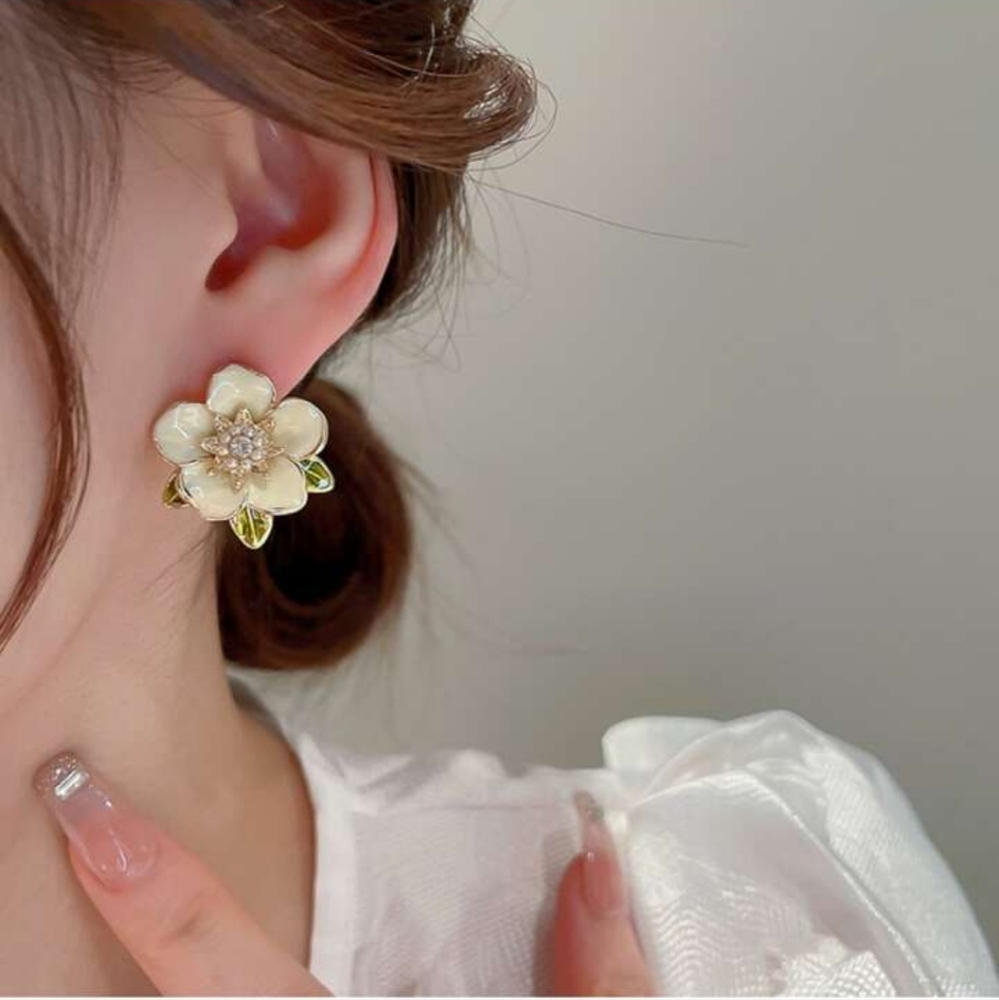 Charm Enamel Flower Leaf Stud Earrings 925 Silver.Handmade Pearl Camellia Floral - Picture 5 of 6